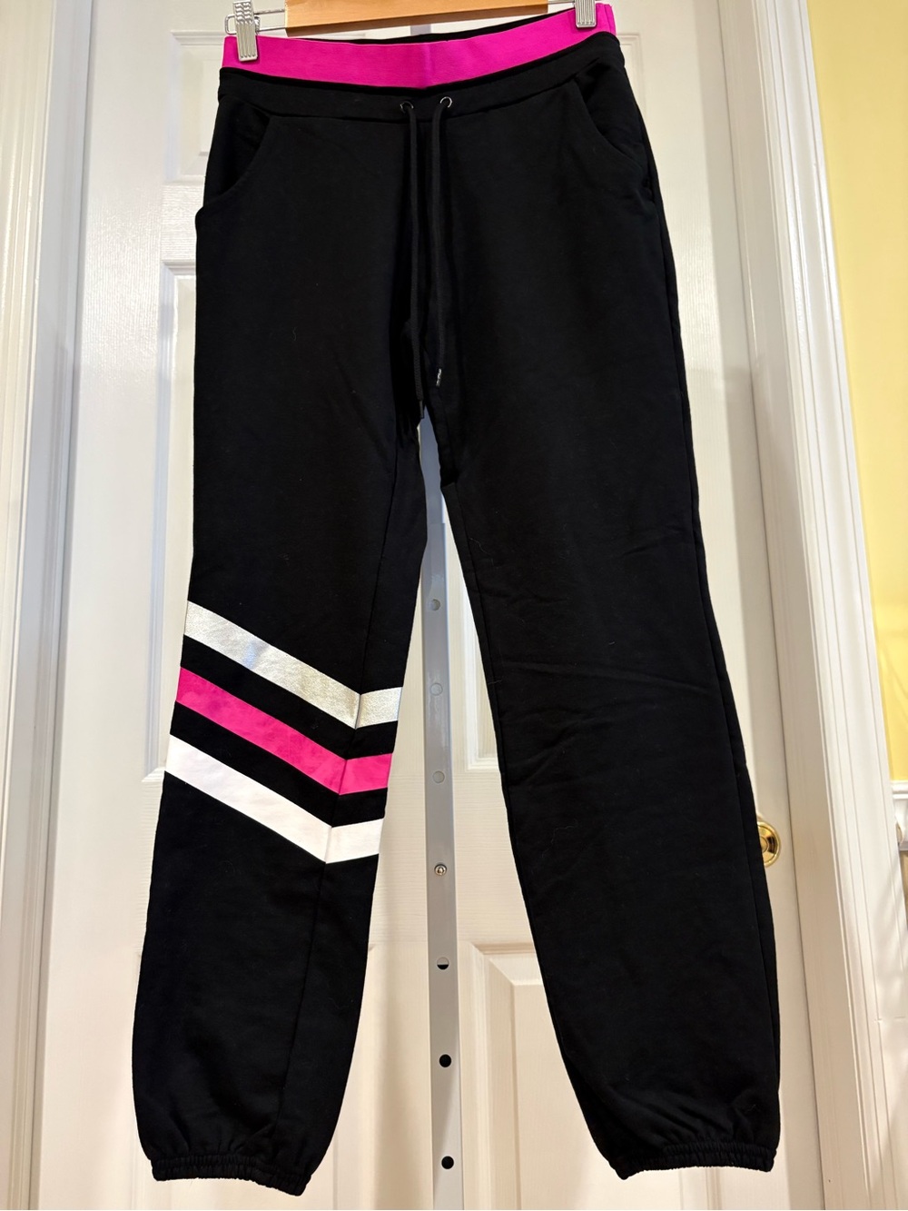 Women’s Jessica Simpson Cute Black Joggers small